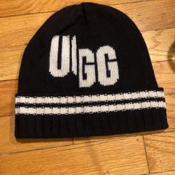 Ugg Beanie Black White