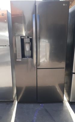 LG Side-by-Side Black Stainless Refrigerator Fridge
