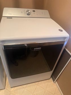 Maytag Bravos XL Front-Load Gas Dryer