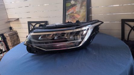 Volkswagen Tiguan 2023 headlight