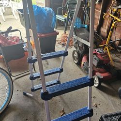 Small Pool Ladder 