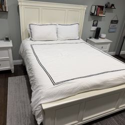 White Wood Queen Bed Frame + 2 Nightstands 