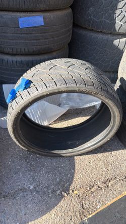 225-30-20 VENOM POWER USED TIRE (one tire)