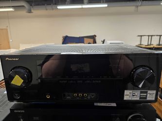 Pioneer Multi-Channel Receiver VSX-821