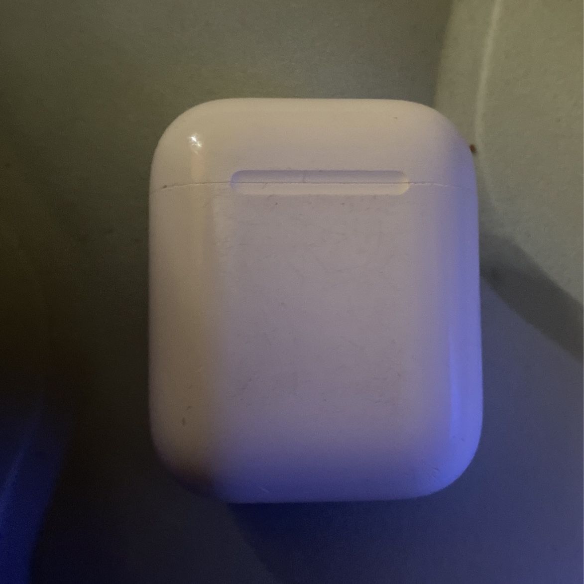 Apple AirPods 1st Gen With Charging Case In White 