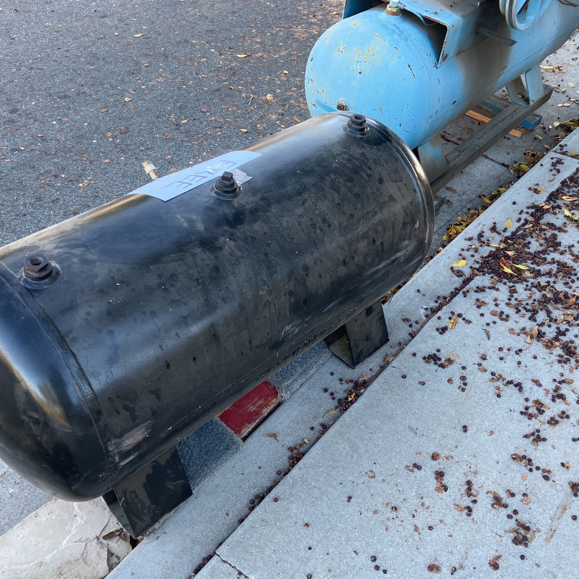 Free Heavy Compressor/Air Tank/generator/propane Tank for Sale in