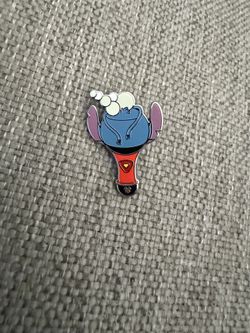Stitch Bubble Wand Chaser Pin