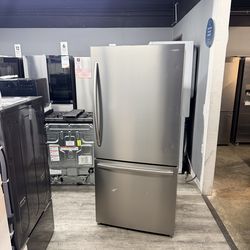 👑 Mora 17.2 cu. ft. Counter Depth Bottom Freezer Refrigerator with LED Interior Lighting👑 Dimensions (WxDxH)31.1 in. x 29.1 in. x 69.1 in.