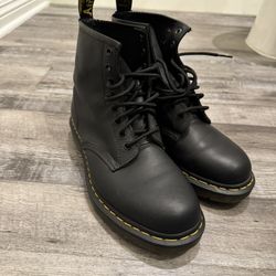 Doc Marten Men Black Boots 