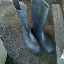 Boots. Steel Toe Rubber Boots Size 13 Price Now $10