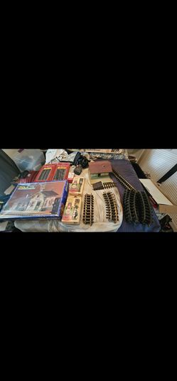 Vintage toy train lot