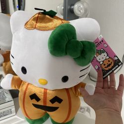 Halloween Hello Kitty Plushie 