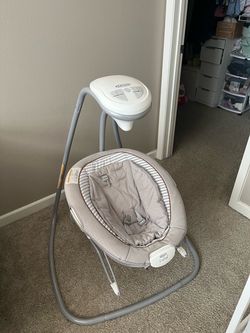 Graco Baby Swing with Control Panel