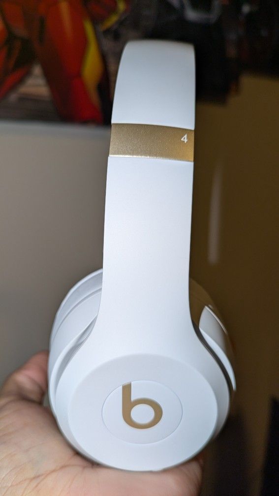 Beats Solo 4 Bluetooth Wireless On Ear Headphones