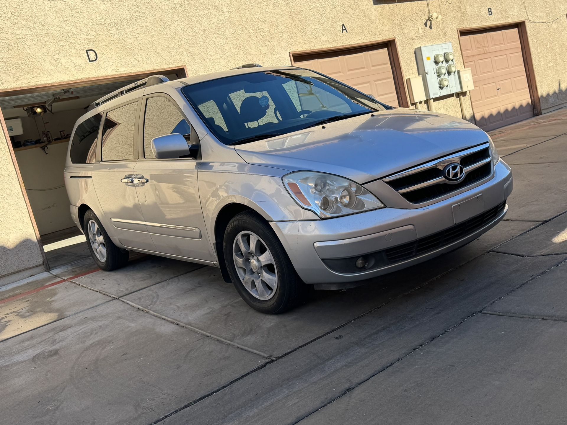 2007 hyundai entourage for sale in las vegas nv offerup
