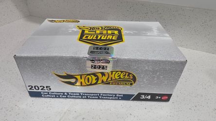 Hot wheels 2025  CAR CULTURE AND TEAM TRANSPORT FACTORY SET