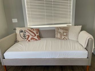 All Modern Day Bed (Twin) - Free Mattress