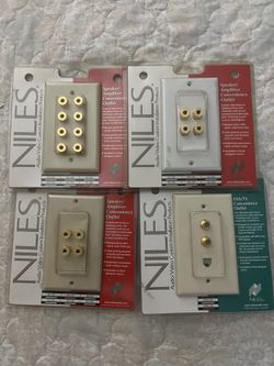 4 - Niles Speaker/Amplifier Convenience Outlet