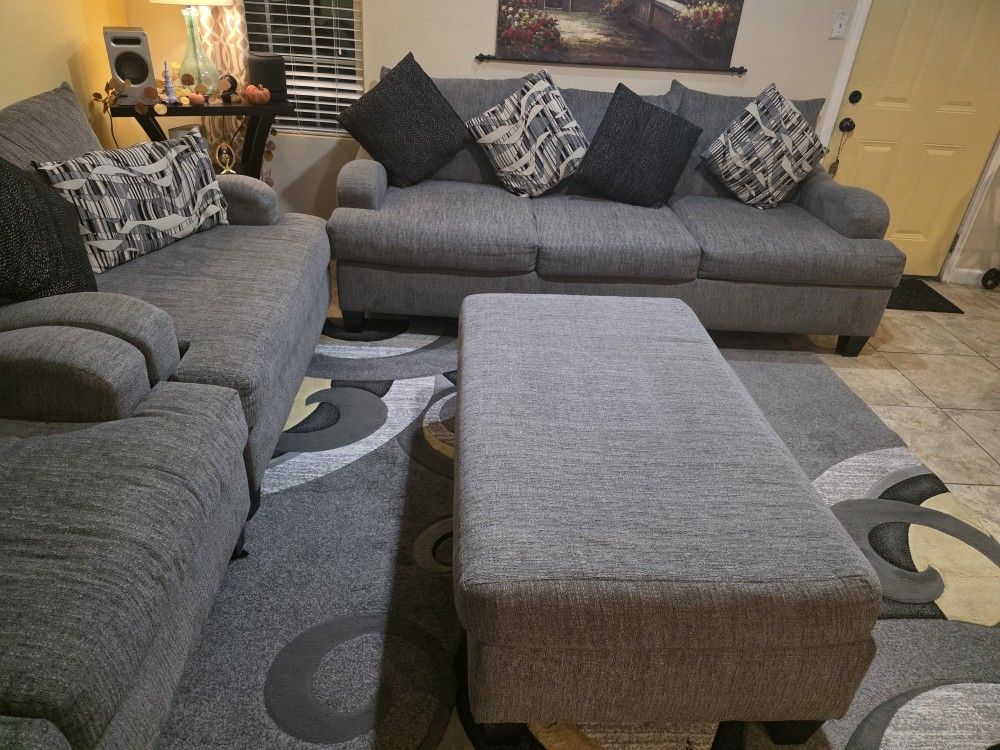 $899 OBO Beautiful Living Room Set From Gallery Furniture