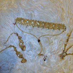 Gold white bollywood indian jewelry set necklace choker gold tikka earrings