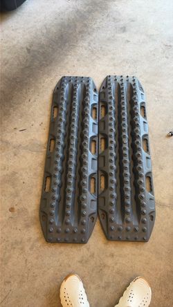 Maxtrax 2 boards with straps and mounts