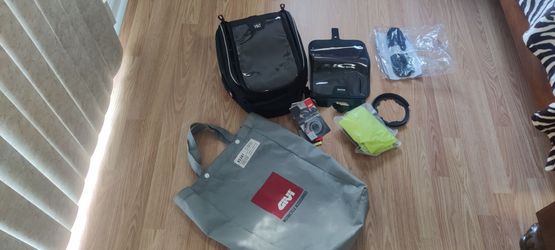 NEW GIVI XS307 Tanklock Motorcycle Tank Bag (15L) + Accessories