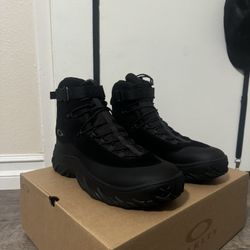 Oakley Hiking Boots 