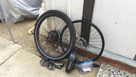 Pedego wheel, tires, pedals, disc brakes 26 inch wheel , 500 W motor.
