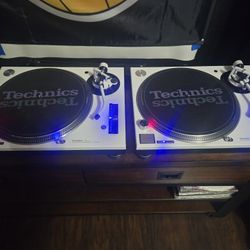 2 White Technics 1200 Mk5
