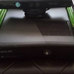 Xbox 360 With Kinnect And 9 Games