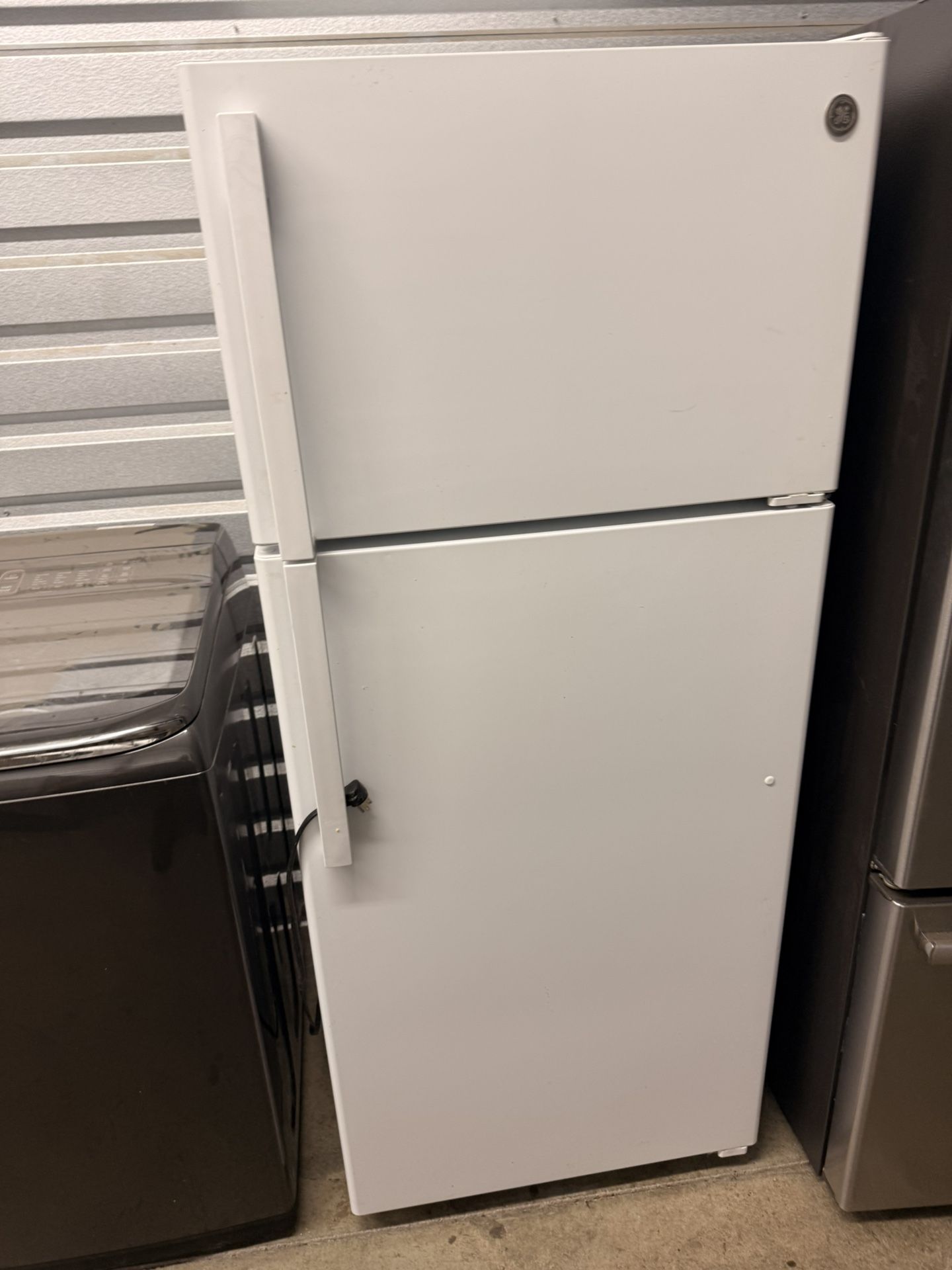GE Refrigerator 