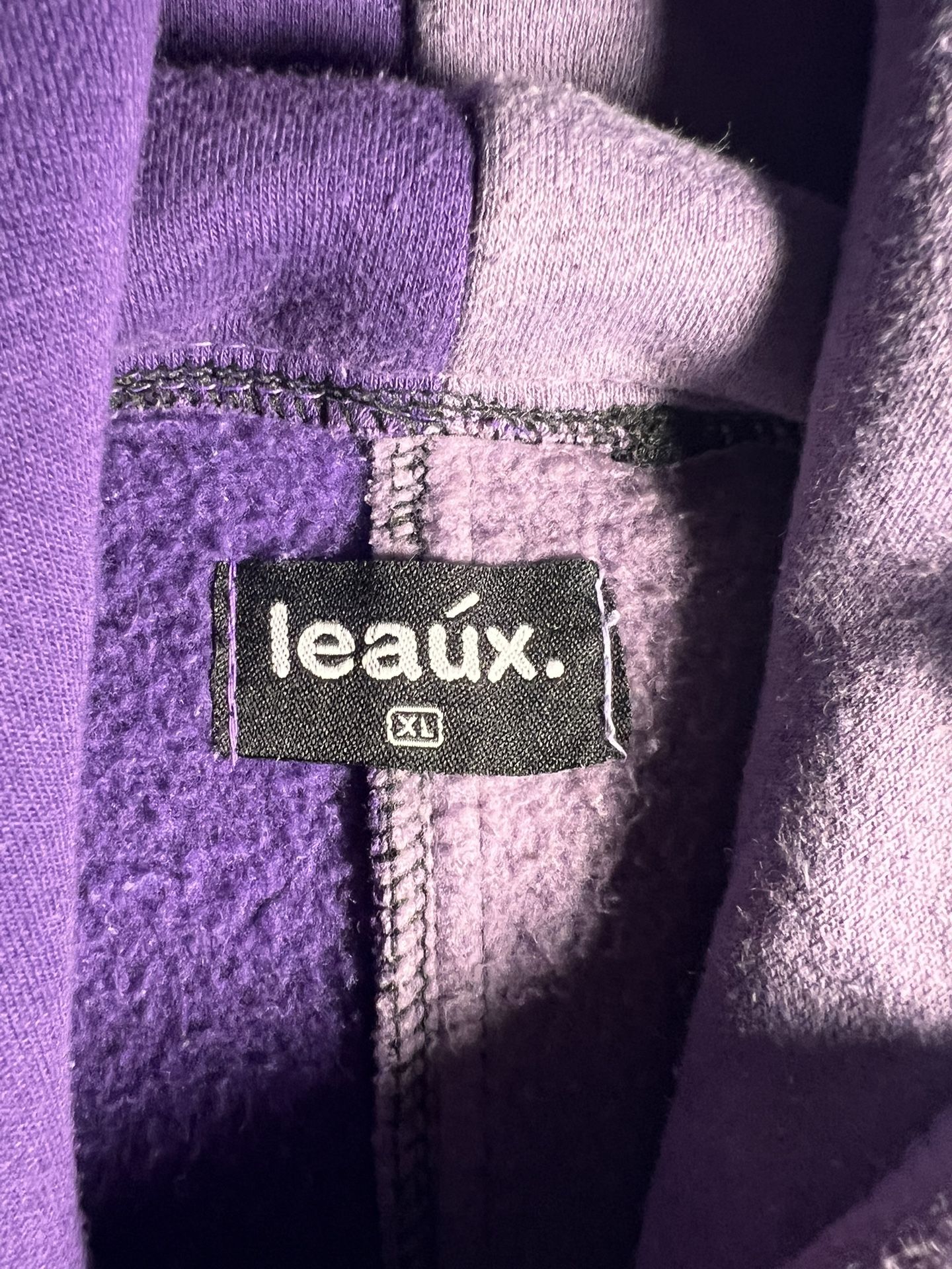 “LEAÚX” Hoodie. Size:XL. Color:Purple/Lavender