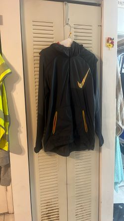 Men’s Nike Windbreaker