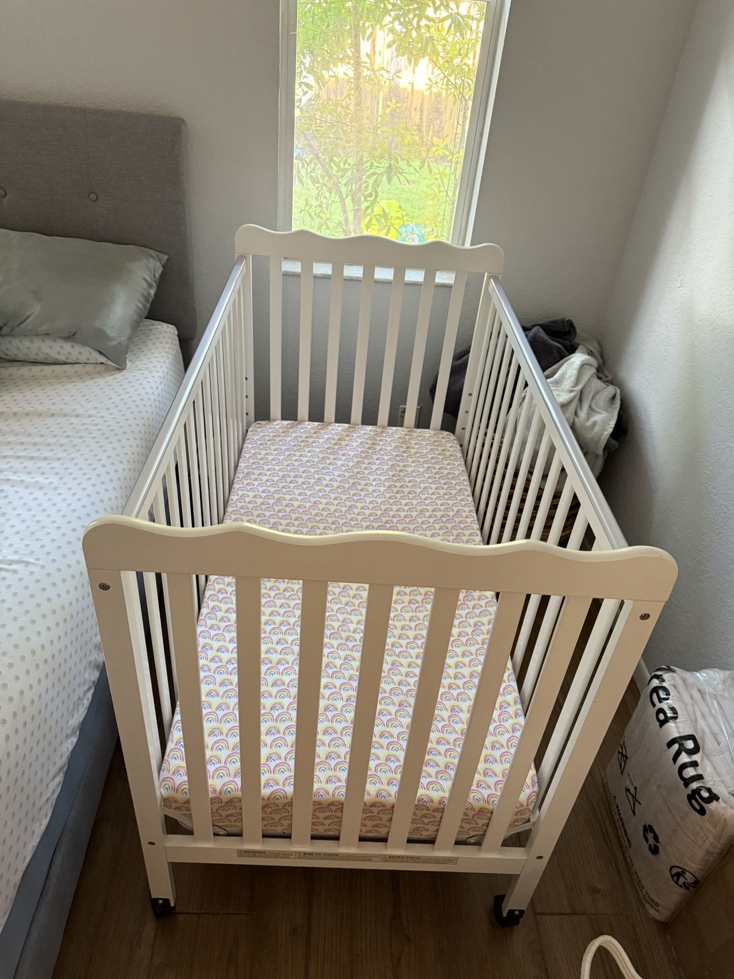White crib