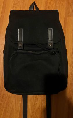 Everlane black backpack modern snap drawstring