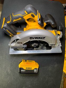 Dewalt Circular Saw XR 7 1/4 in with 5Ah battery