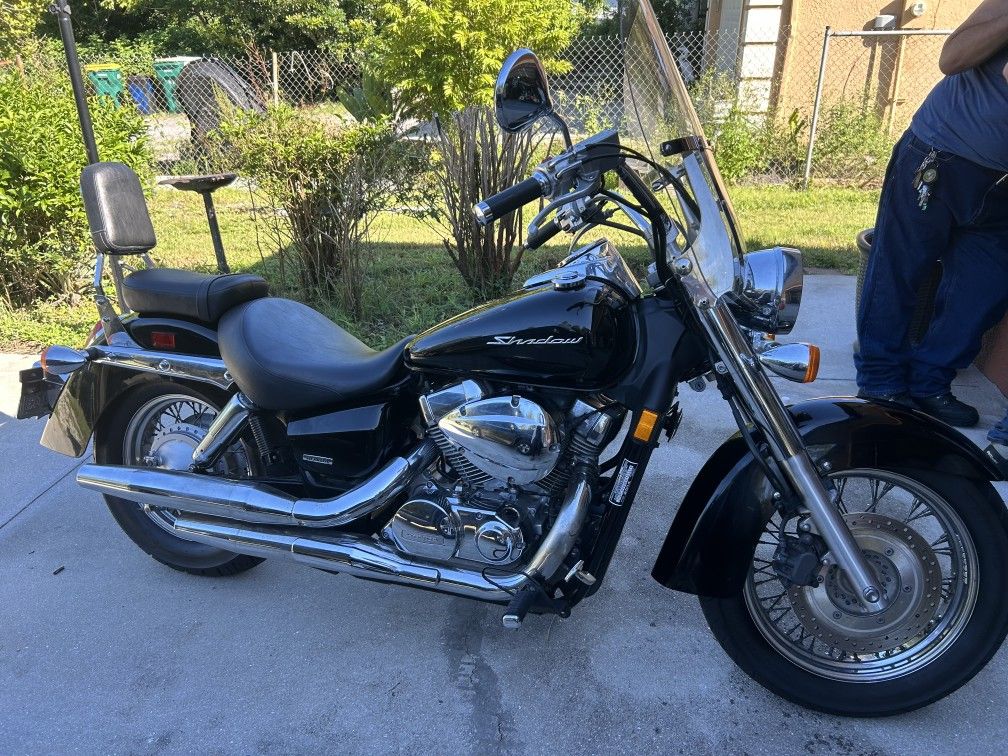 Motorcycle 2014 Honda Shadow Low Miles