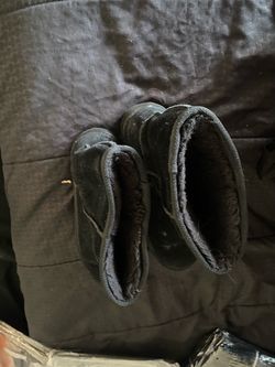 August Black Fur-Lined Winter uggs