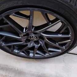 2025 Camry XSE 19 Inch OEM Rims And Tires.