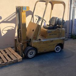 Hyster  3000 Pound Forklift Propane Runs Good