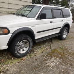 2001 Mitsubishi Montero
