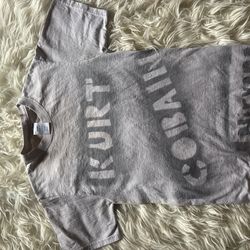 Men’s shirt size small