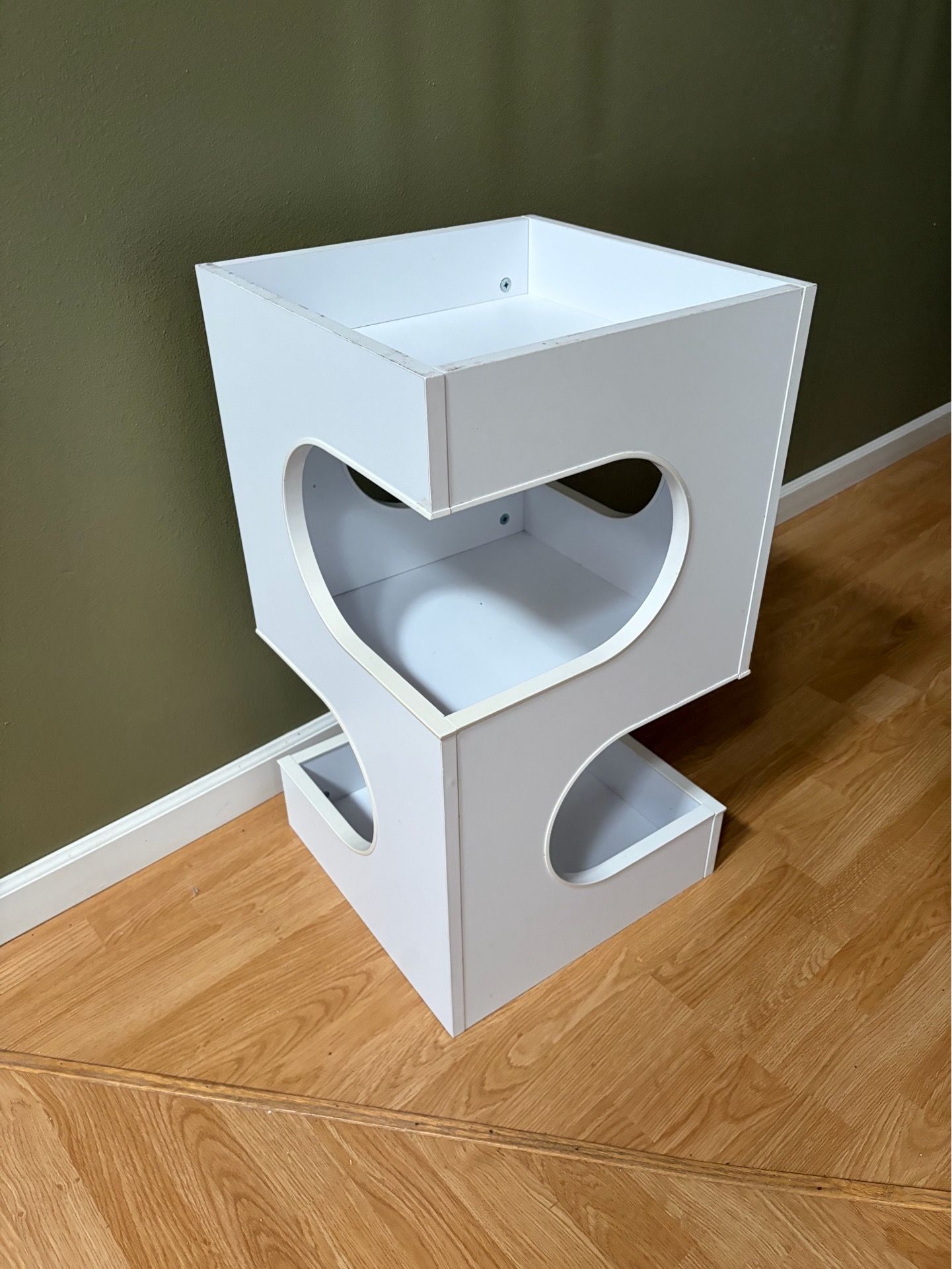 White modern wood cat tree with heart-shaped cutouts 28”T & 15.5”x15.5” top