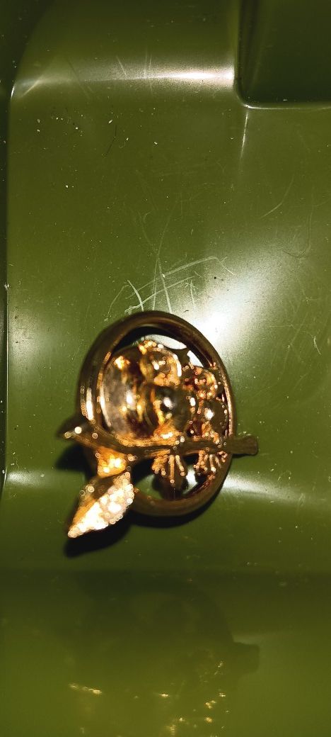 Vintage Small Avon Signed Two Owls On A Branch Lapel Pin Gold Tone