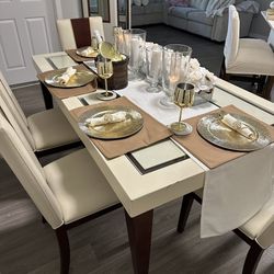 Due to my move, I can't take this beautiful dining table with me.