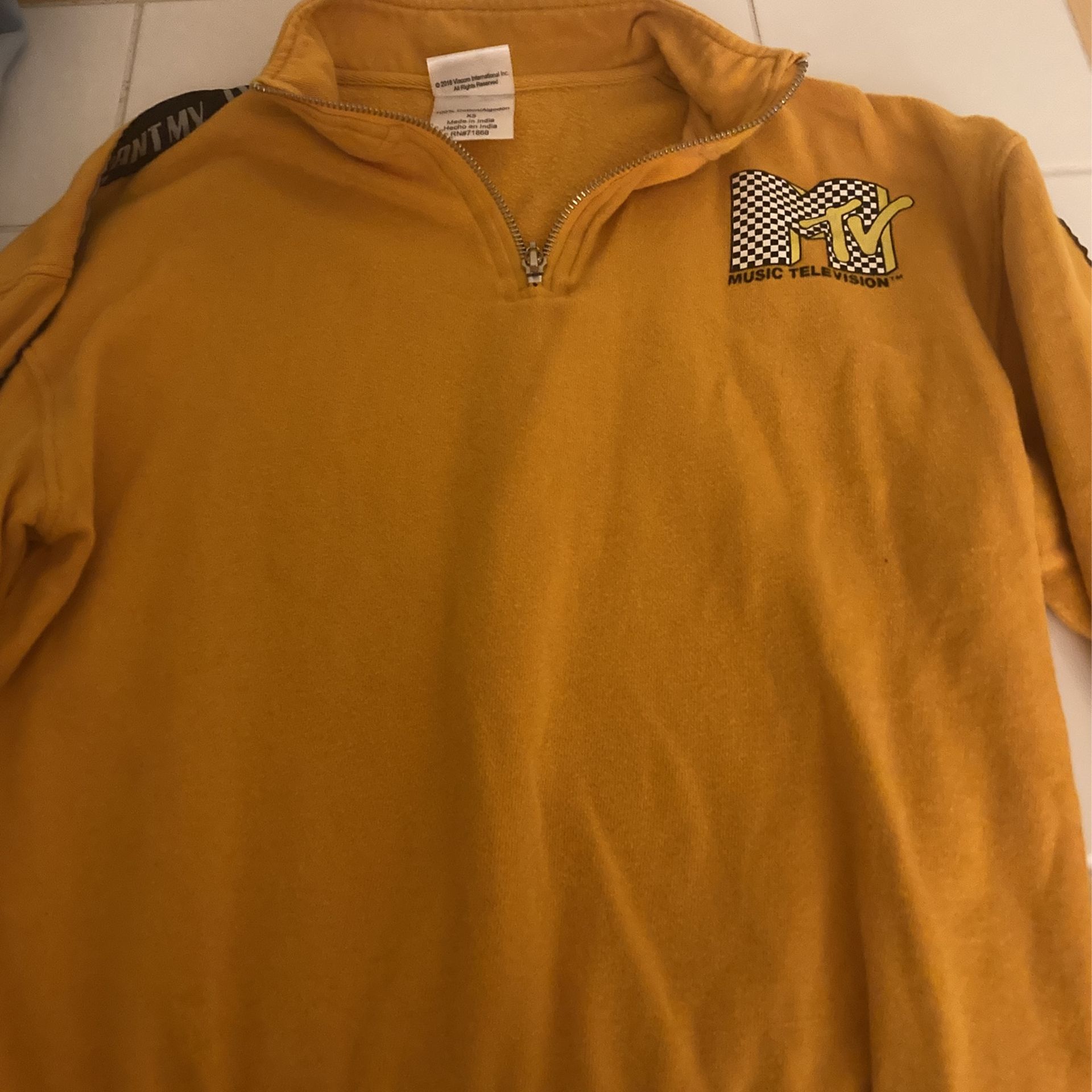 MTV Pullover Size Xs