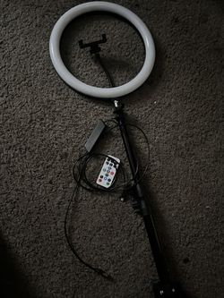 Broken Ring Light (Turns On)