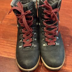 Kodiak Women’s Boot Size 8 US