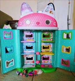 Gabby's dollhouse
