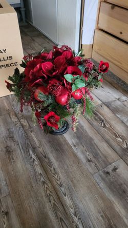 Holiday AMARYLLIS CENTERPIECE